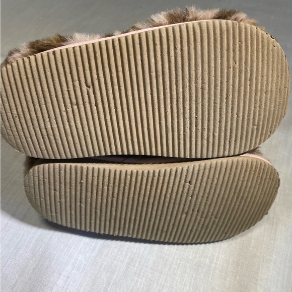 GYMBOREE light pink and brown Cheetah Cat print faux fur boots. Size 9. - Picture 4 of 5